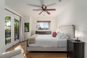 4 bedrooms, desk, iron/ironing board, free WiFi - Chalcedonia Beach Gem | Single Family, Outdoor Living, Fire Pit, A/C, Parking (San Diego)