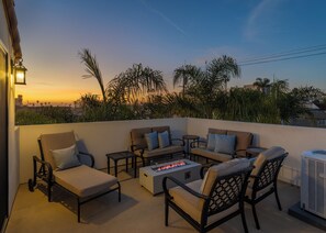 Terrace/patio - Chalcedonia Beach Gem | Single Family, Outdoor Living, Fire Pit, A/C, Parking (San Diego)