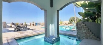 Oceanfront Rosarito Balcony, Beach & Amazing Sunsets