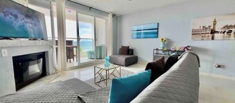 Oceanfront Rosarito Balcony, Beach & Amazing Sunsets