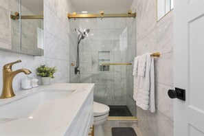 Hair dryer - Wellness Bnb - Your San Diego Retreat! (San Diego)