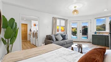 4 bedrooms, iron/ironing board, free WiFi, bed sheets