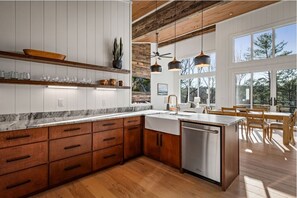 Interior - Cool Creek Chic | 20 mins to Blue Ridge (Blue Ridge)