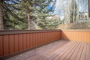 Property grounds - Atelier Lookout - 2BD Condo Baldy Views + Pool (Sun Valley)