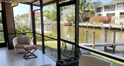 Bright Waterfront 2BR Condo with Private Dock. Only Minutes to Downtown Naples