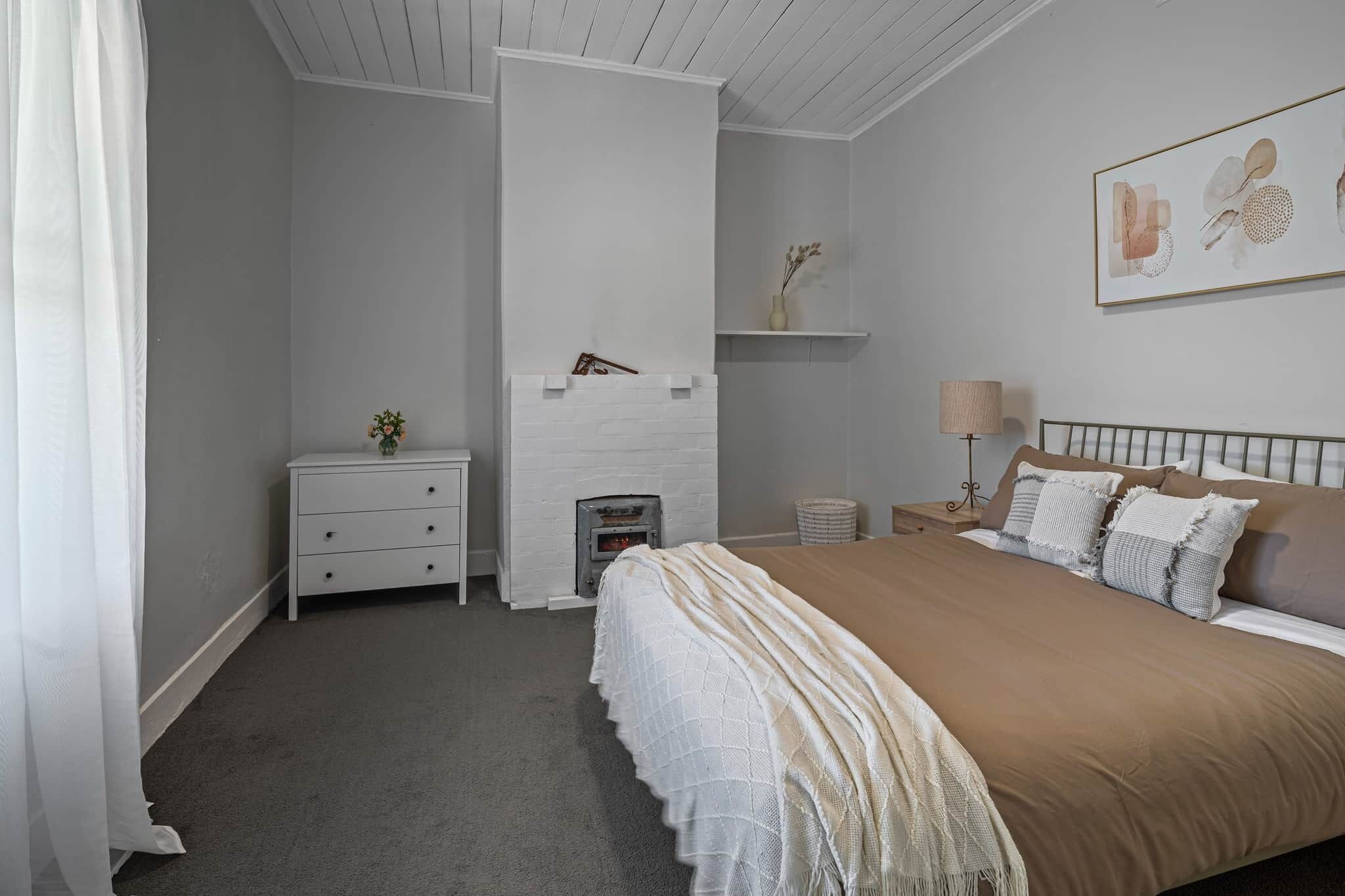 4 habitaciones, caja de seguridad en la habitación y escritorio 