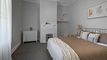 4 habitaciones, caja de seguridad en la habitación y escritorio