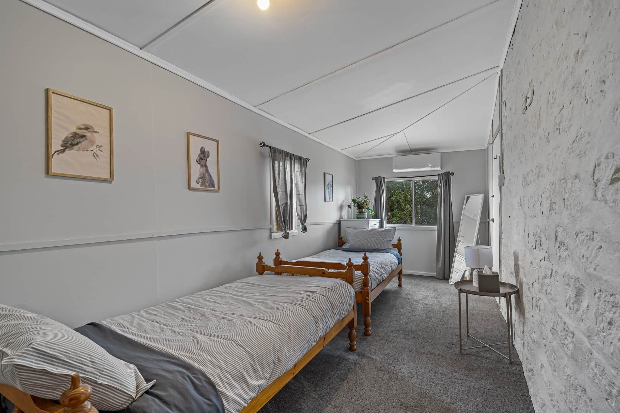 4 bedrooms, in-room safe, desk, iron/ironing board