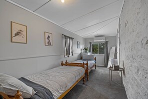 4 bedrooms, in-room safe, desk, iron/ironing board