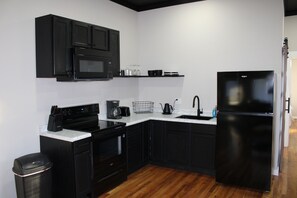 Private kitchen - Cozy 1-bedroom apartment in perfect Vienna close to shops and food (Vienna)