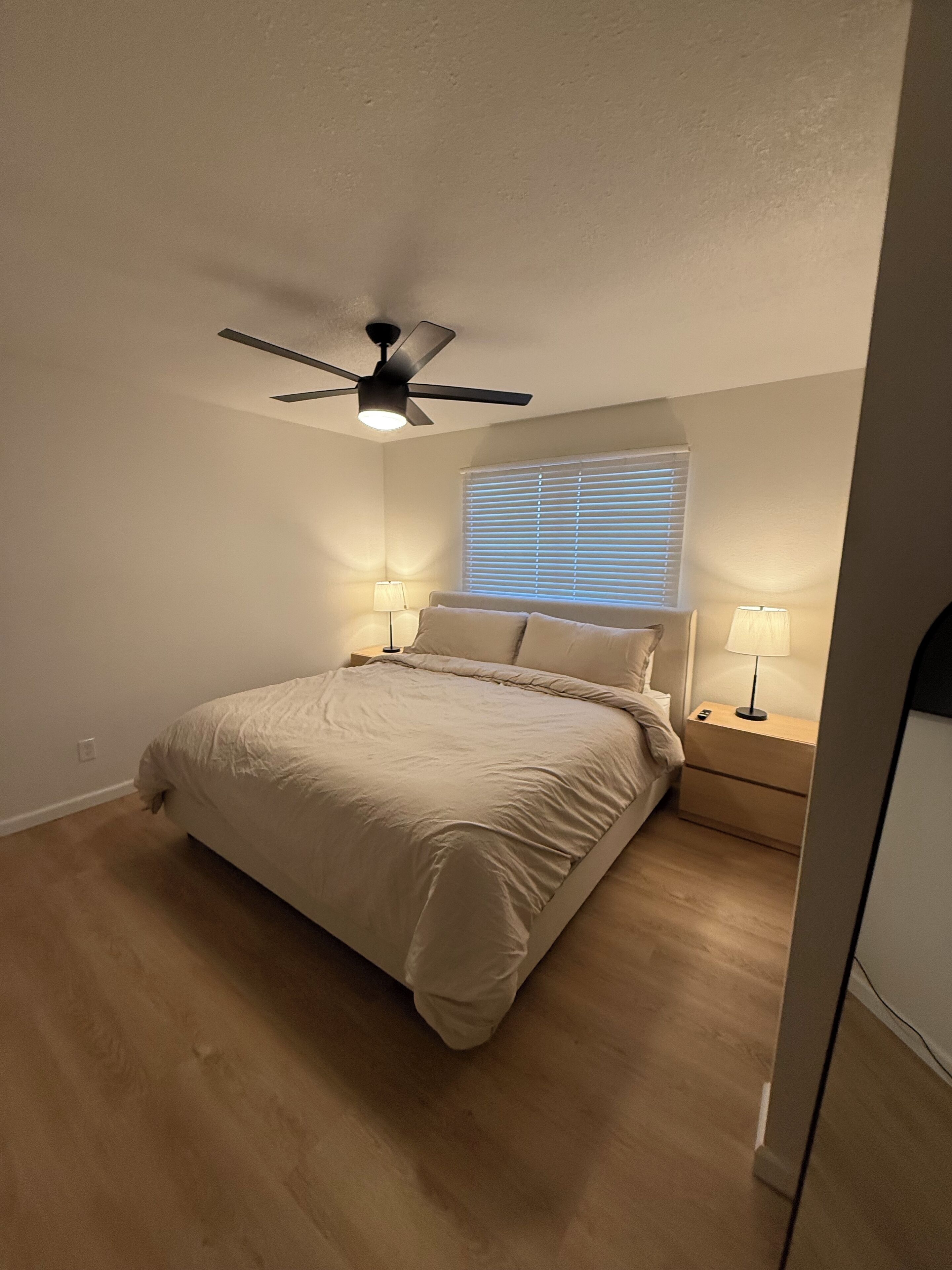 Iron/ironing board, WiFi, bed sheets