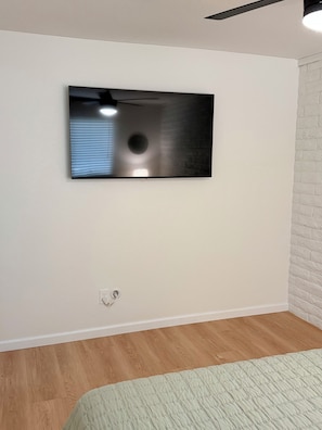 Iron/ironing board, WiFi, bed sheets - Cozy 3-bedroom house with AC in sunny Tempe (Tempe)