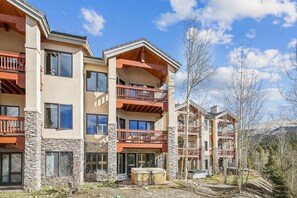 Exterior - Charter Ridge 22 Great Views, Private Hot Tub. (Breckenridge)
