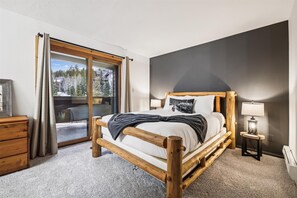 Iron/ironing board, free WiFi, bed sheets, wheelchair access - Ski Hill 34: Great location-Close to Town-New Listing! (Breckenridge)
