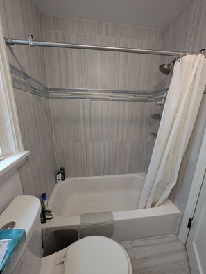 Hair dryer, towels, toilet paper - Serene 2-bedroom condo by Sloans Lake for 30+ night rentals (Denver)