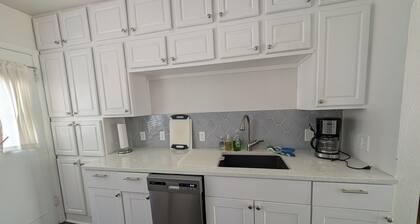 Serene 2-bedroom condo by Sloans Lake for 30+ night rentals