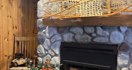 Allen Falls Private Woodland Cabin on 30 acres