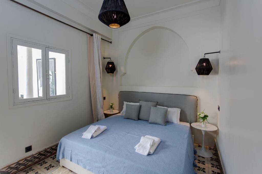 Coffres-forts dans les chambres, fer et planche à repasser