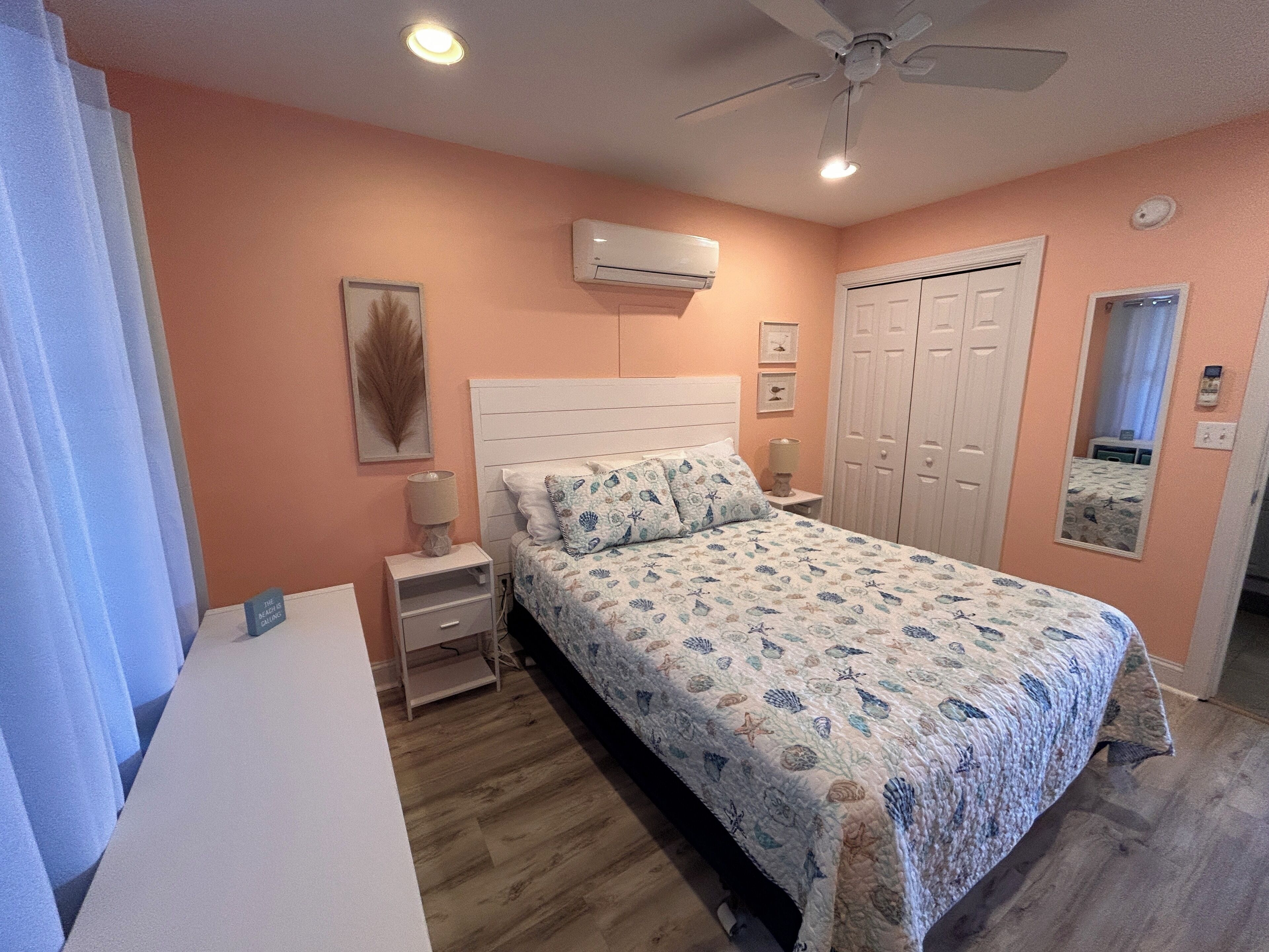 2 bedrooms, iron/ironing board, WiFi