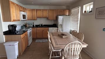 微波炉、烤箱、炉灶