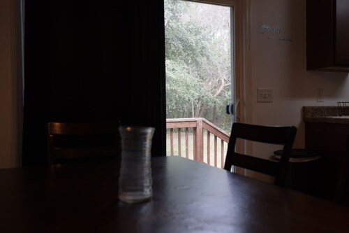 Tranquil 3-bedroom house in Hamlet perfect for relaxing stay