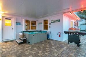 Terrace/patio - CANAL FRONT HOME OCEAN ACCESSIBLE (Marathon)
