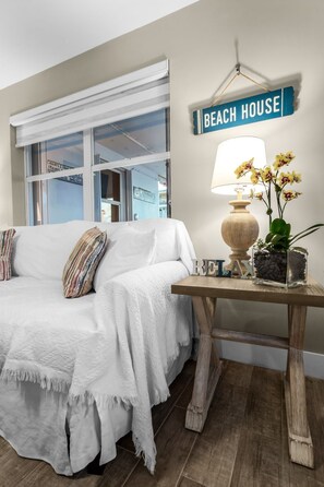 2 bedrooms, WiFi, bed sheets - CANAL FRONT HOME OCEAN ACCESSIBLE (Marathon)