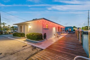 Exterior - CANAL FRONT HOME OCEAN ACCESSIBLE (Marathon)