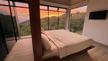 2 chambres, coffres-forts dans les chambres, bureau