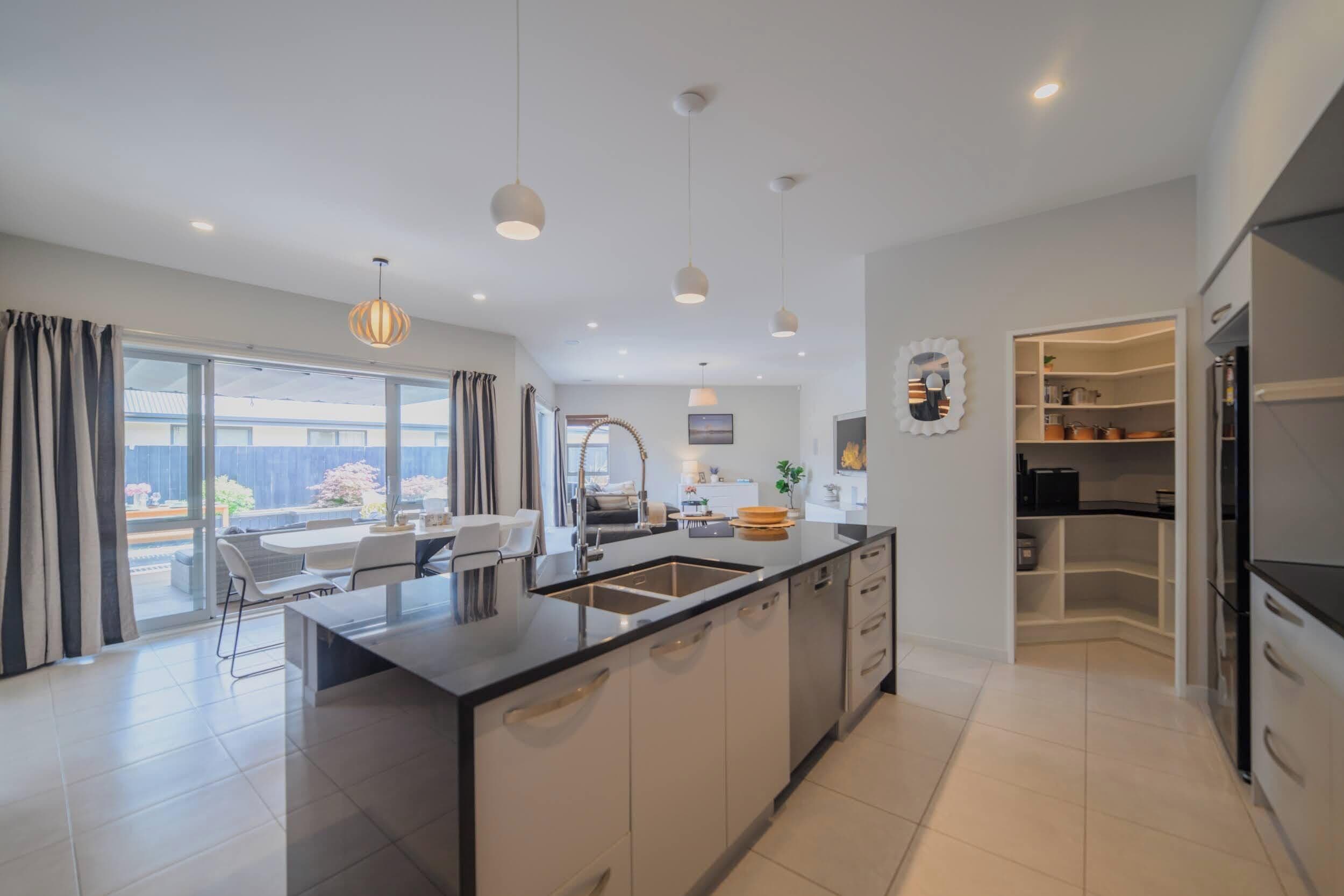 冰箱、微波炉、烤箱、炉灶