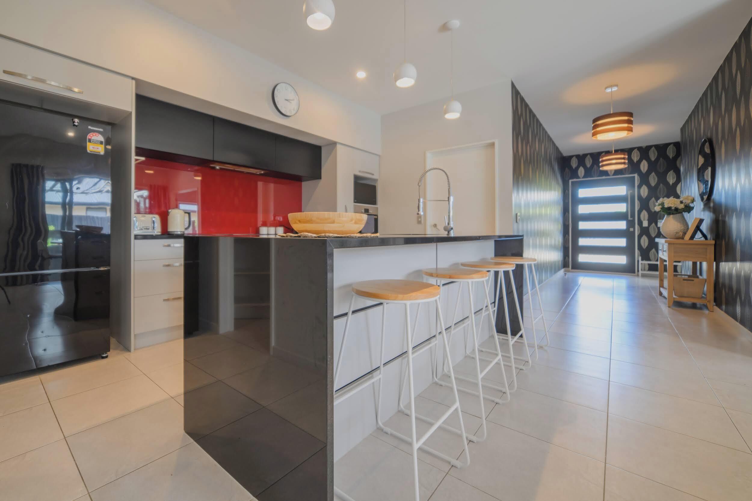 冰箱、微波炉、烤箱、炉灶