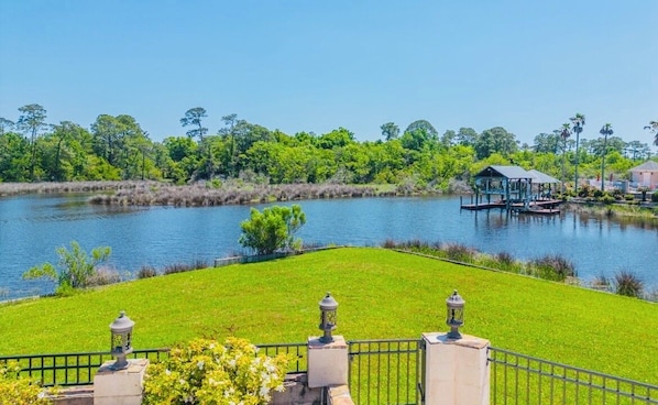 Property grounds - Awesome 4-bedroom Lakefront home with ocean access (Biloxi)