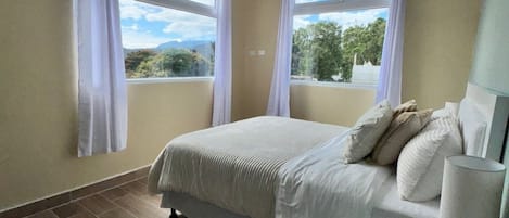 2 bedrooms, desk, iron/ironing board, free WiFi