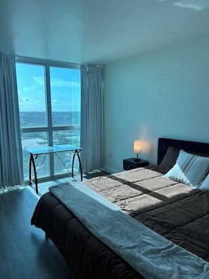 2 slaapkamers, een strijkplank/strijkijzer, gratis wifi, beddengoed