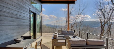 屋外ダイニングエリア