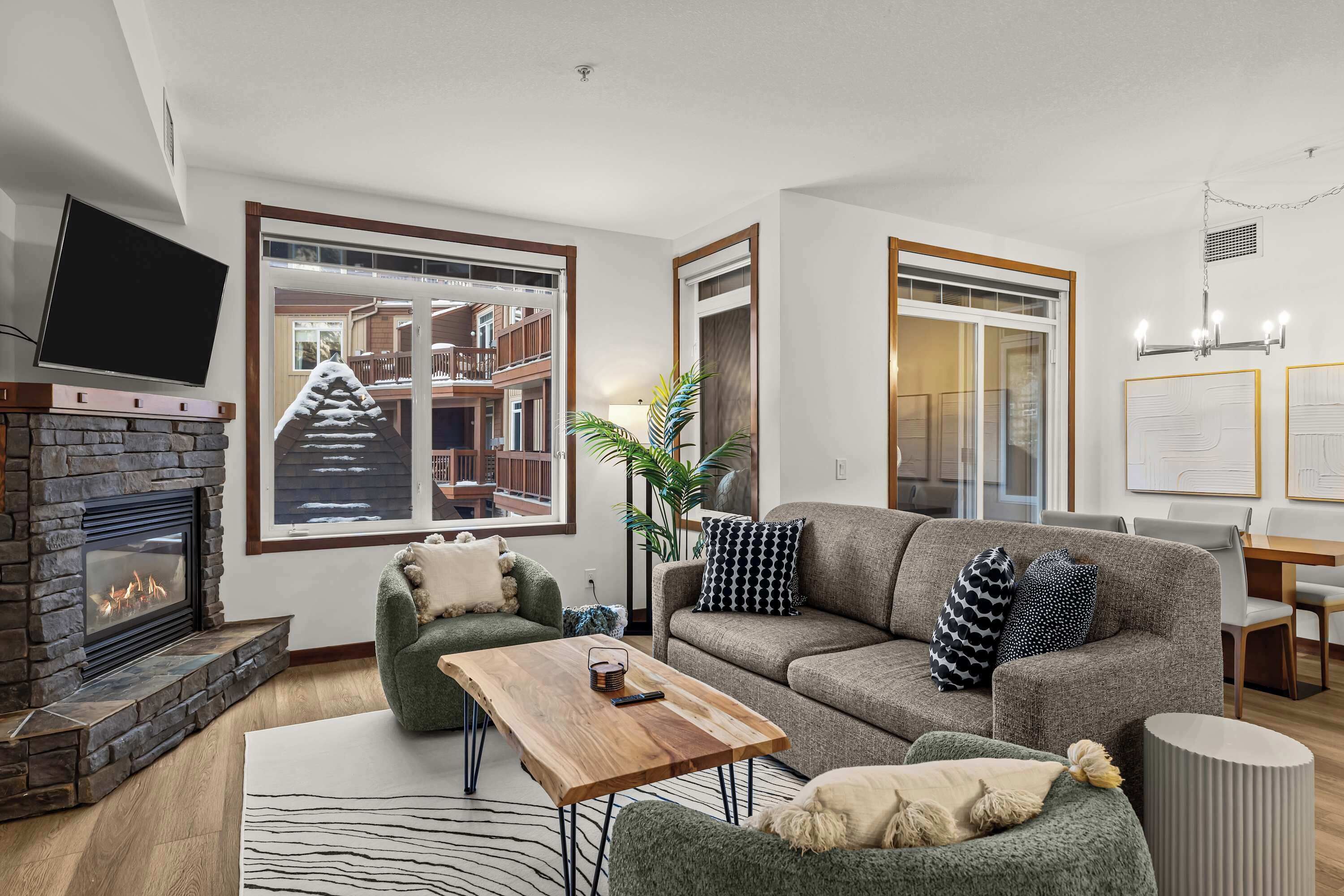 TV, peis og kontorer