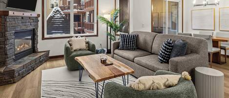 TV, peis og kontorer