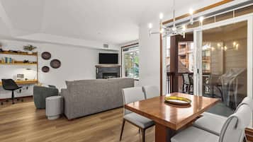 TV, fireplace, offices