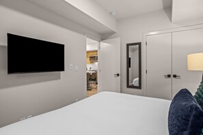 2 bedrooms, iron/ironing board, WiFi, bed sheets - 2 King Bed | 2 Bath | Fire Place I New Build (Canmore)