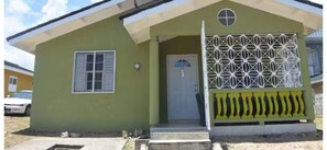 Exterior - Beautiful house with cool AC in relaxing Trelawny Parish (Trelawny Parish)