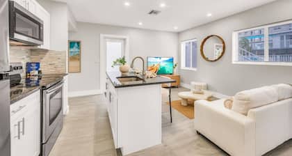 Loggerhead 102 | 2BR Oceanfront | Heated Pool