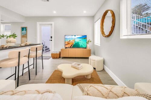 Loggerhead 102 | 2BR Oceanfront | Heated Pool