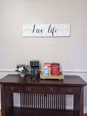 Interior - Charming Ranch Home/pet friendly/fenced yard/4TVs (Richmond)