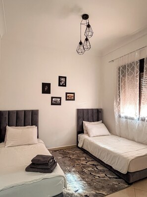 2 bedrooms, WiFi, bed sheets - Pool view apartment (Ouarzazate)