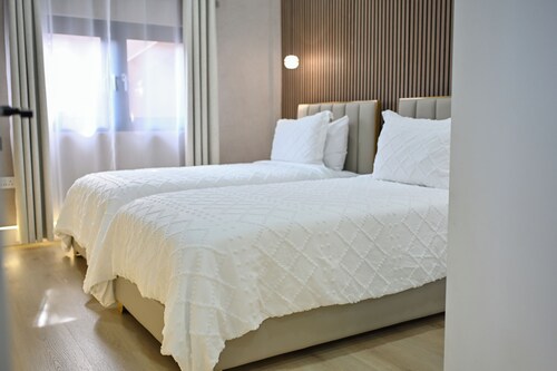 Star Apple Suite (1BR)