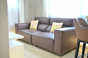 TV - Star Apple Suite (1BR) (Saint George)