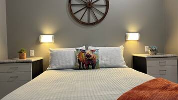 2 bedrooms, internet, bed sheets