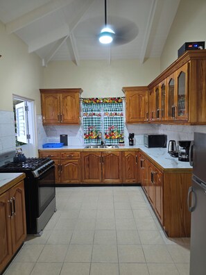Private kitchen - Upstairs Apartment with Piton View (Soufrière)