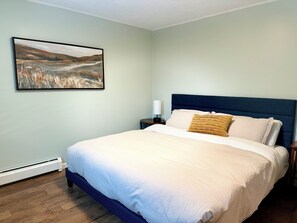 Iron/ironing board, WiFi, bed sheets - The Riesling Ranch - Wine Trail, Vineyards, Breweries, Hiking (Hector)