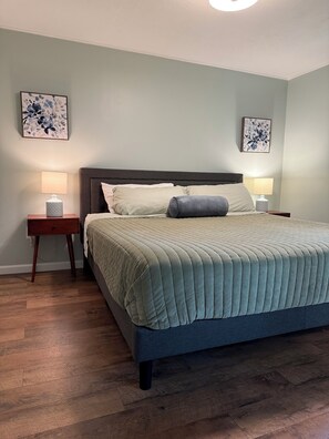 Iron/ironing board, WiFi, bed sheets - The Riesling Ranch - Wine Trail, Vineyards, Breweries, Hiking (Hector)